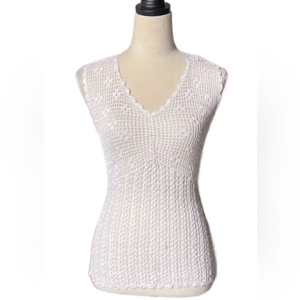 Bette Paige White Sheer Macrame Knit V-Neck Sheer Sleeveless Top (Size: Small)